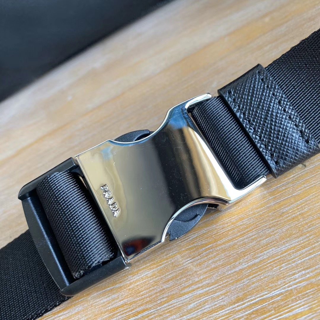 placa met lica Belt Bag