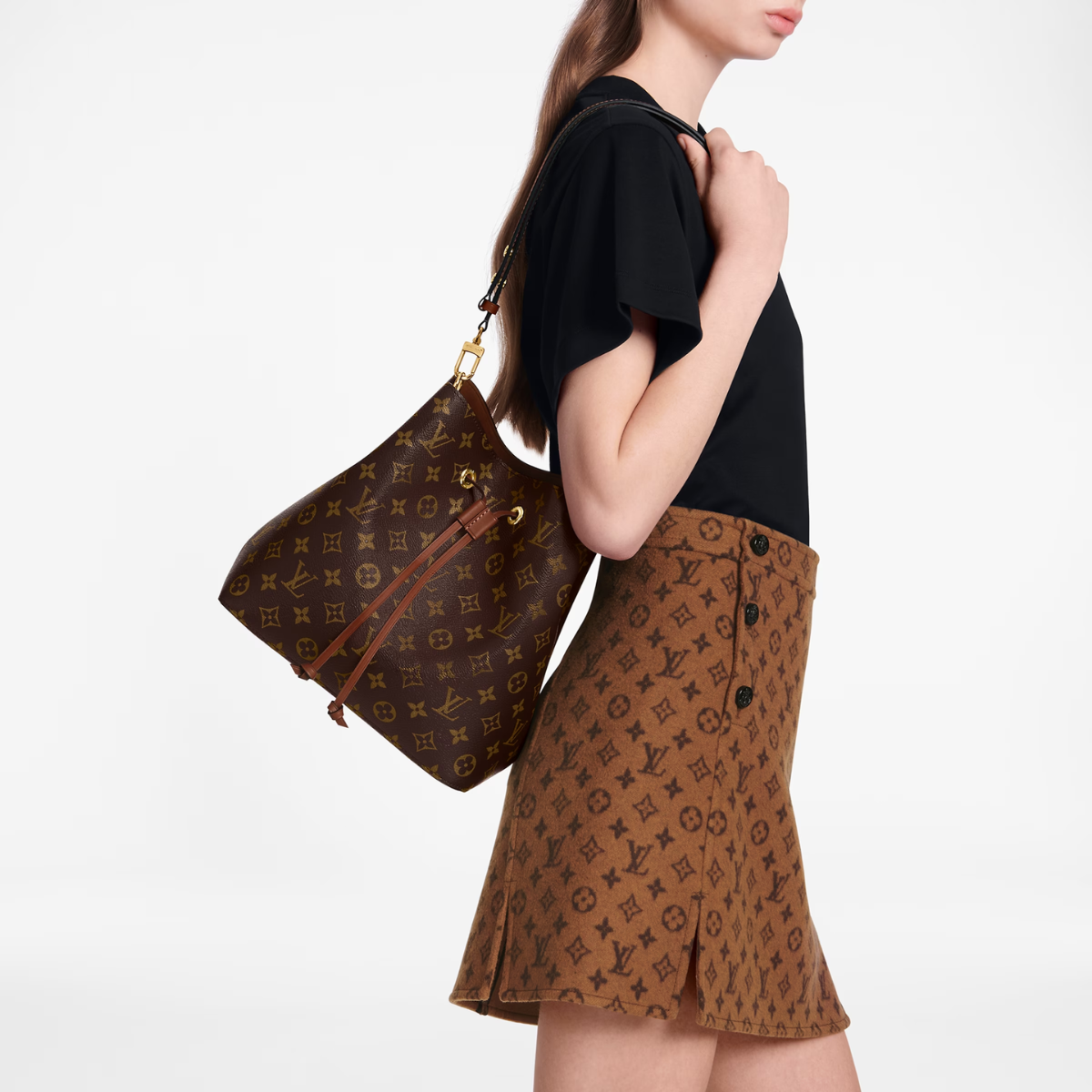 NéoNoé MM Caramel Brown – the adjustable smart strap can be slung over the shoulder or lengthened for a trendy – LUX VERSE Luxury Designer Fashion Outlet