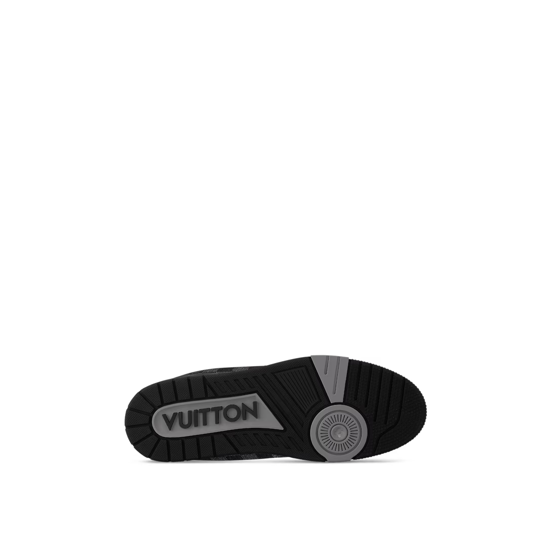 Trainer Smooth Sneaker – rubber signatures and a technical rubber outsole complete this cult design, which – LUX VERSE Luxury Designer Fashion Outlet