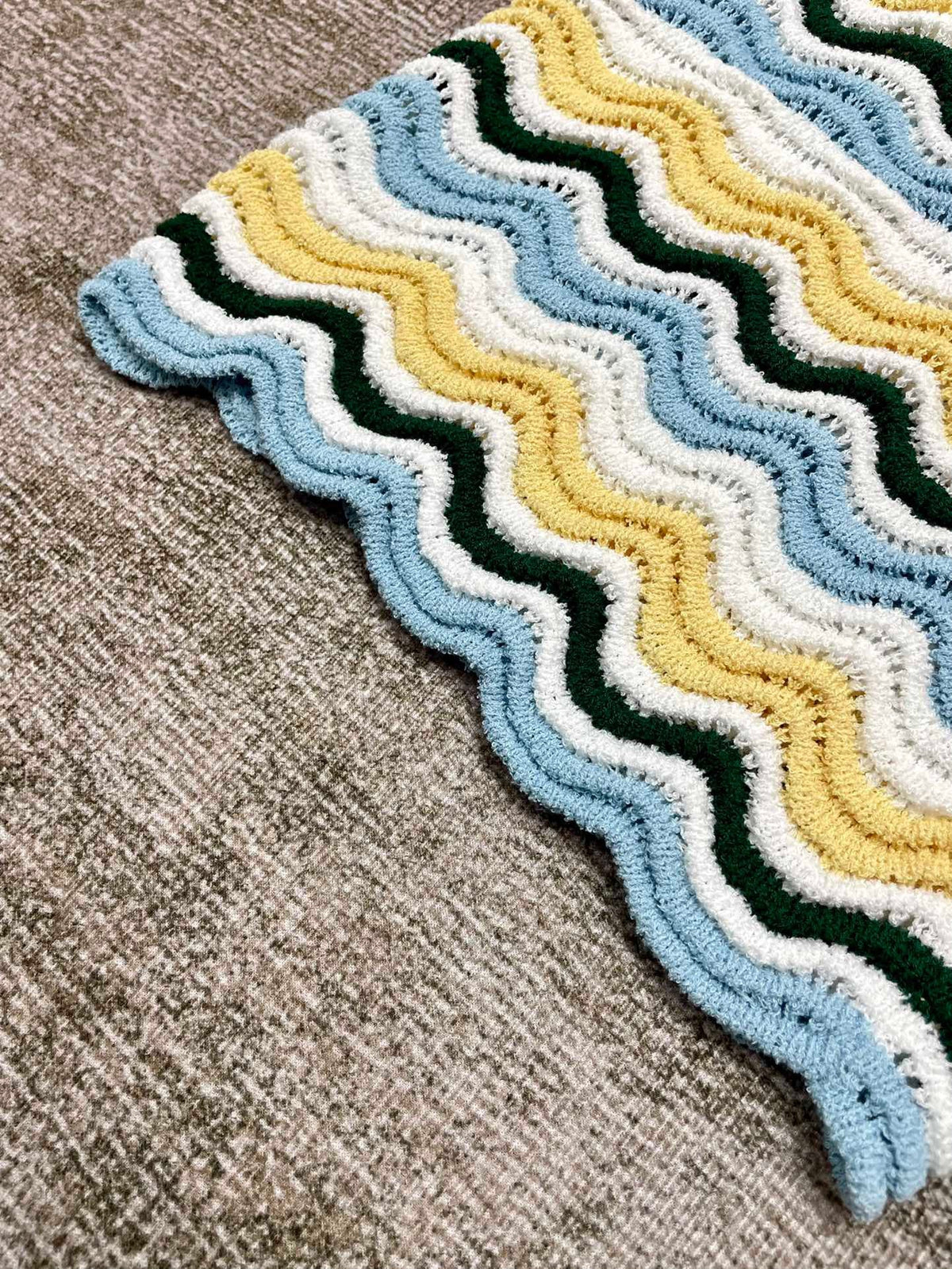 Pastel Chevron Knit Shorts - Men's