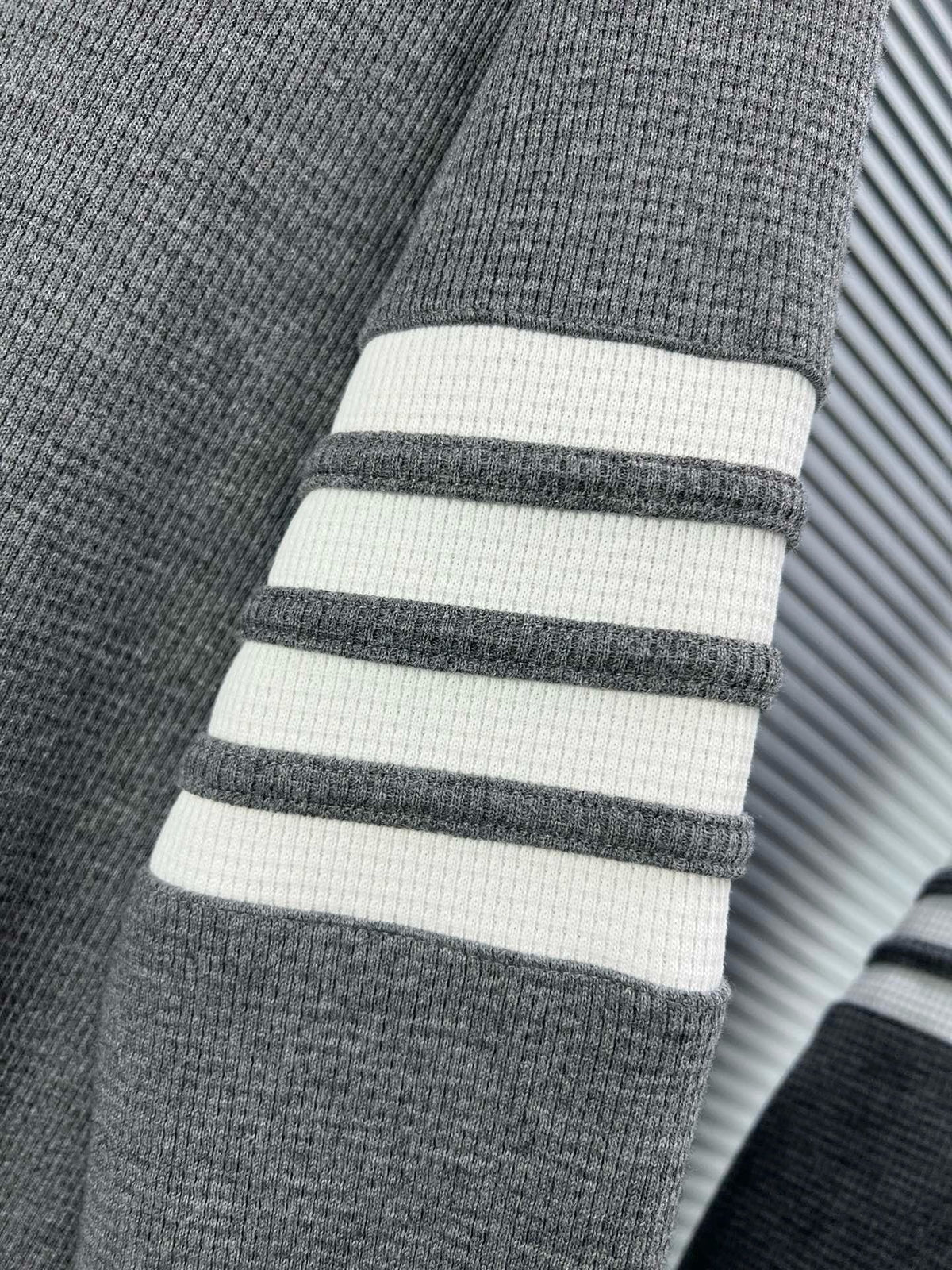 4-Bar Crewneck Grey Loopback – Herren