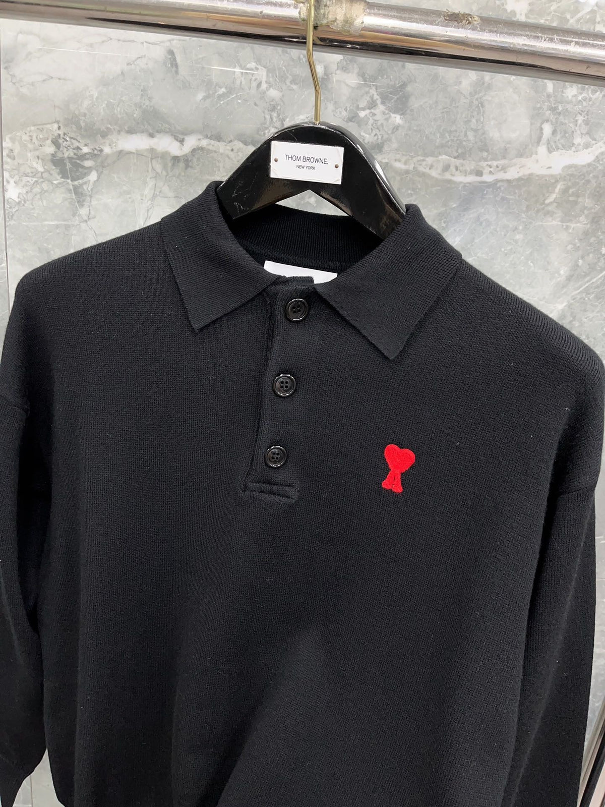 Cremefarbener Langarmstrickpullover mit Herz-Logo – Herren