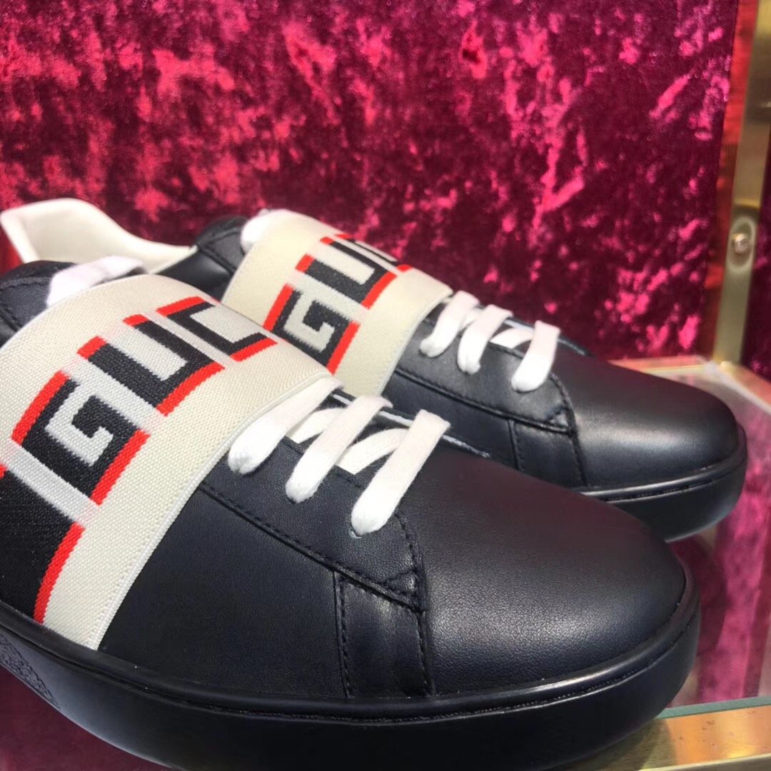 Ace Black Stripe Sneakers - Men's