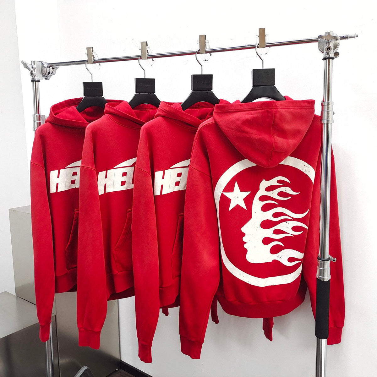 Roter Kapuzenpullover – Herren