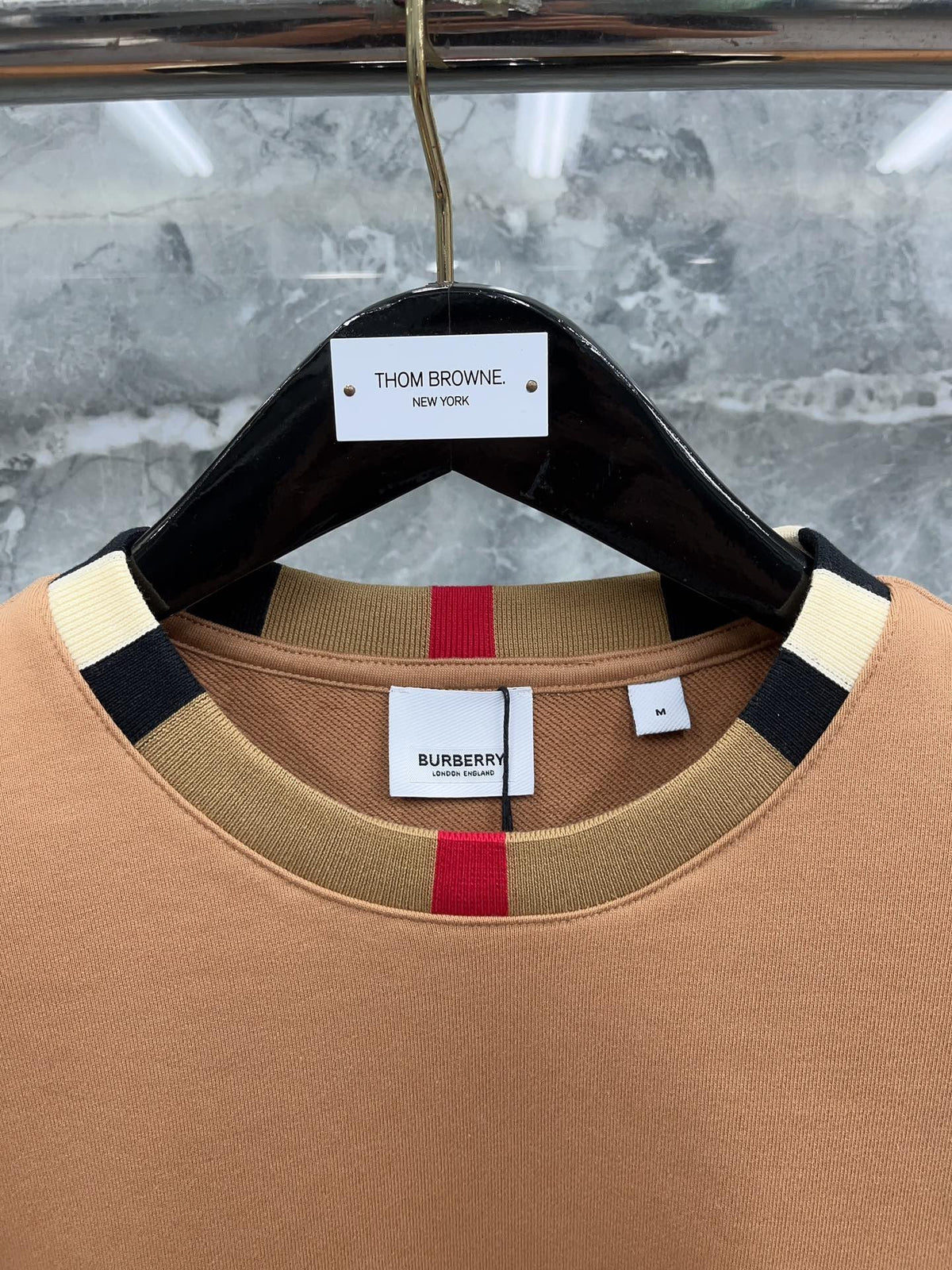 Weißes Baumwoll-T-Shirt mit Kontrastkragen – Herren