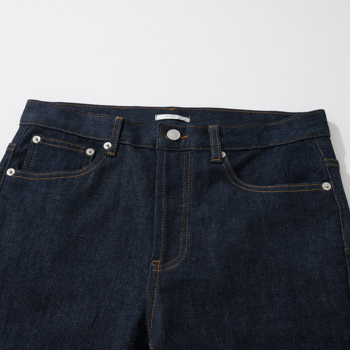 Gerade geschnittene Herrenjeans mit Monogramm-Saum aus marineblauem Denim