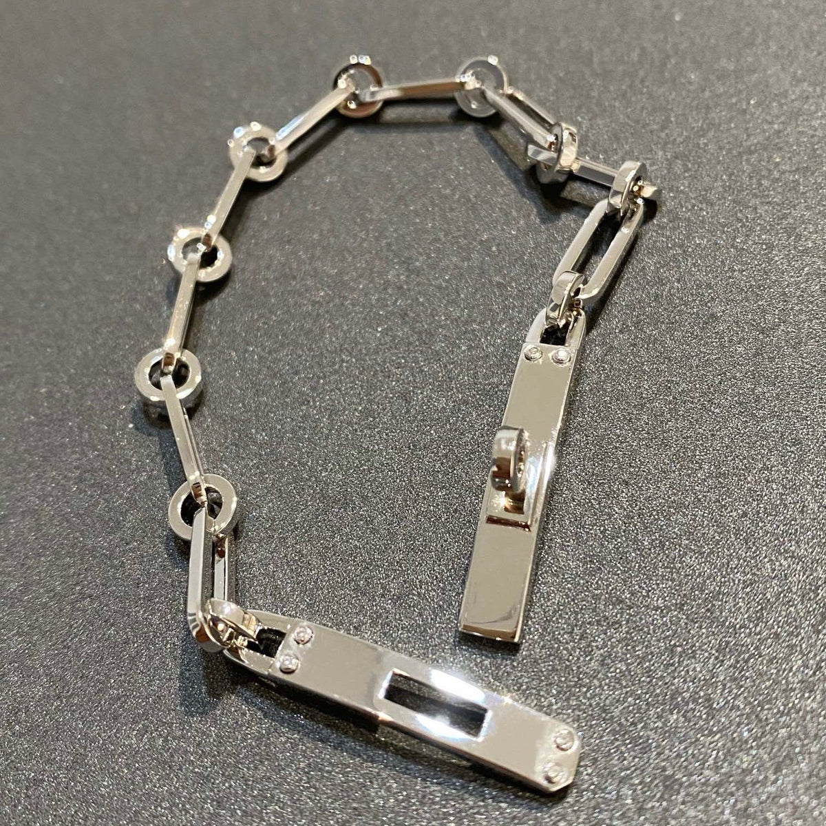 Chaine Bracelet Small Model Diamond – LUX VERSE Luxury Designer Fashion Outlet