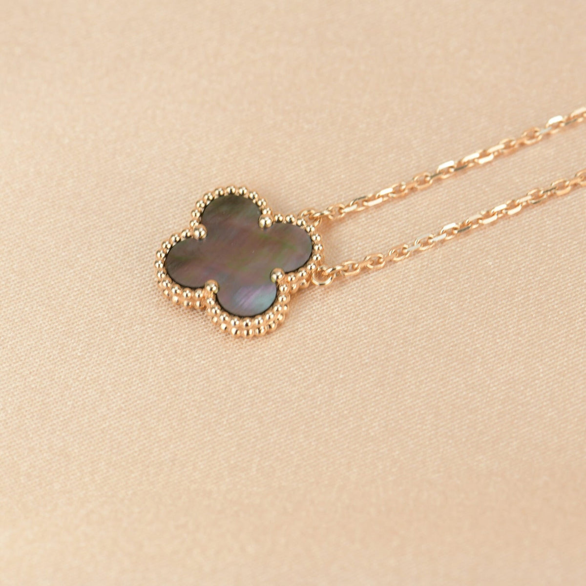 Clover 15mm  Gray Mother of Pearl Necklace – LUX VERSE Luxury Designer Fashion Outlet