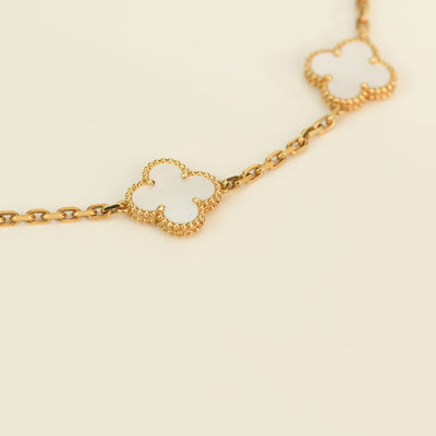 CLOVER VINTAGE WHITE MOP NECKLACE 10 MOTIFS