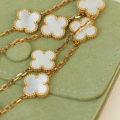 CLOVER VINTAGE WHITE MOP NECKLACE 10 MOTIFS