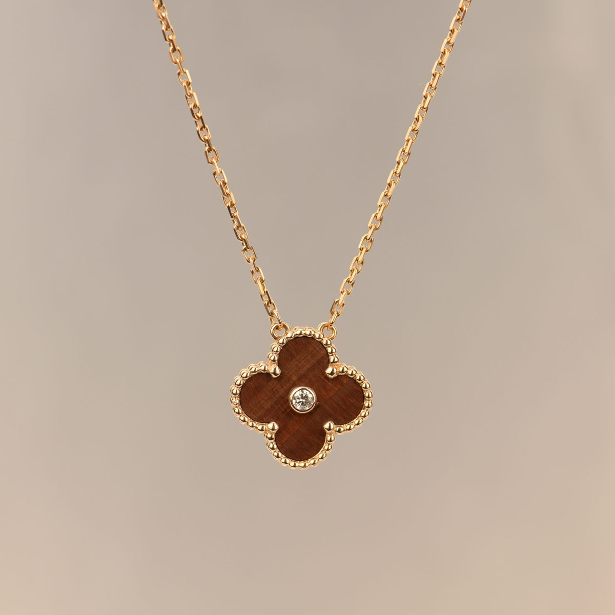Clover 15mm Diamond Bull's Eye Stone Necklace – LUX VERSE Luxury Designer Fashion Outlet