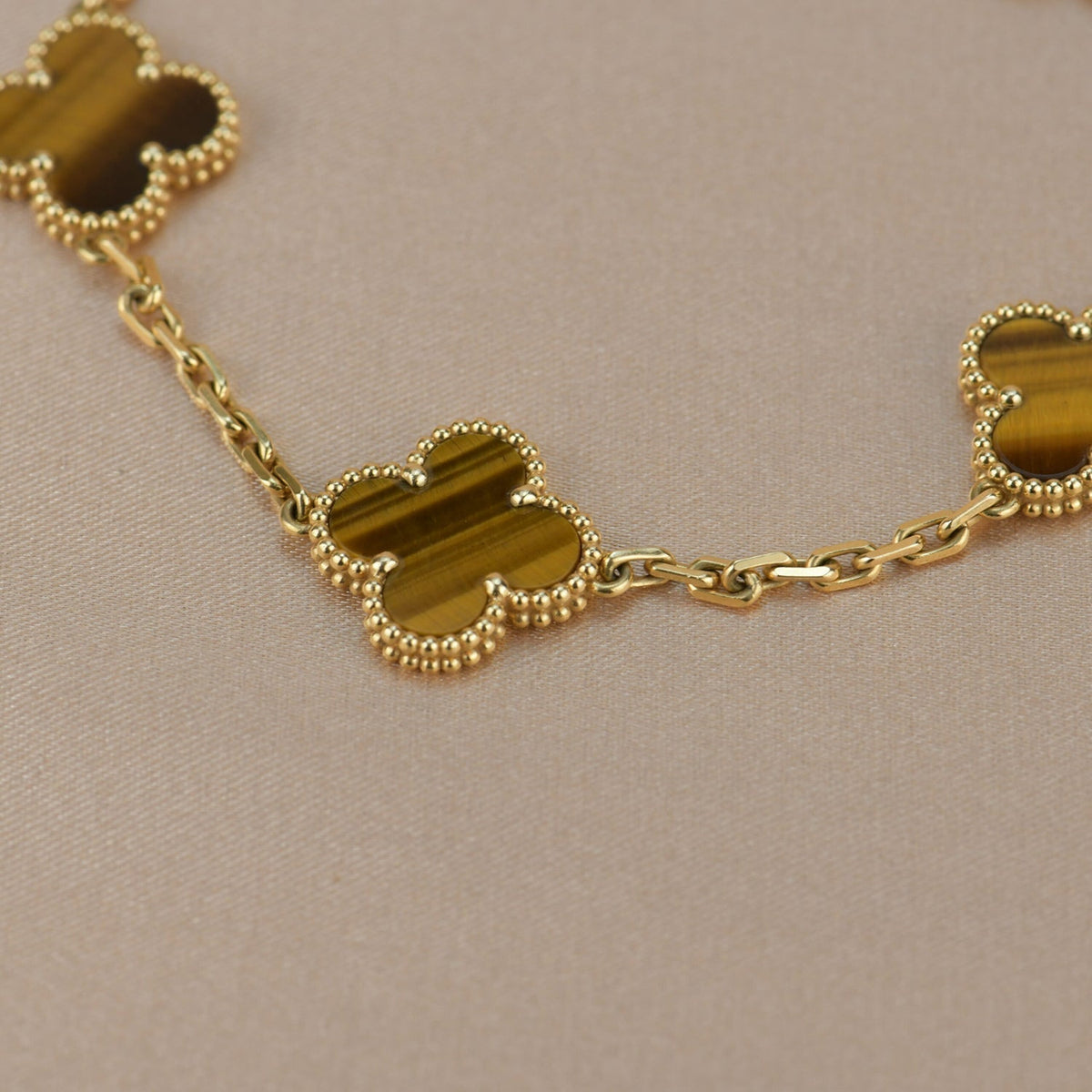Clover  5 Motifs Tiger Eye Bracelet – LUX VERSE Luxury Designer Fashion Outlet