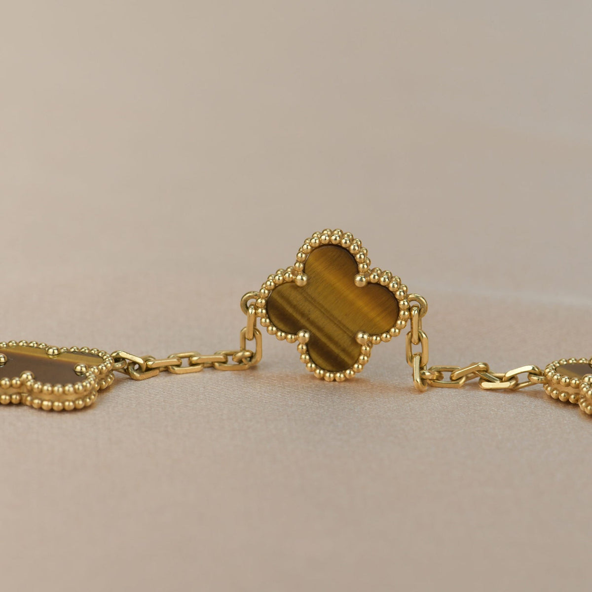 Clover  5 Motifs Tiger Eye Bracelet – LUX VERSE Luxury Designer Fashion Outlet