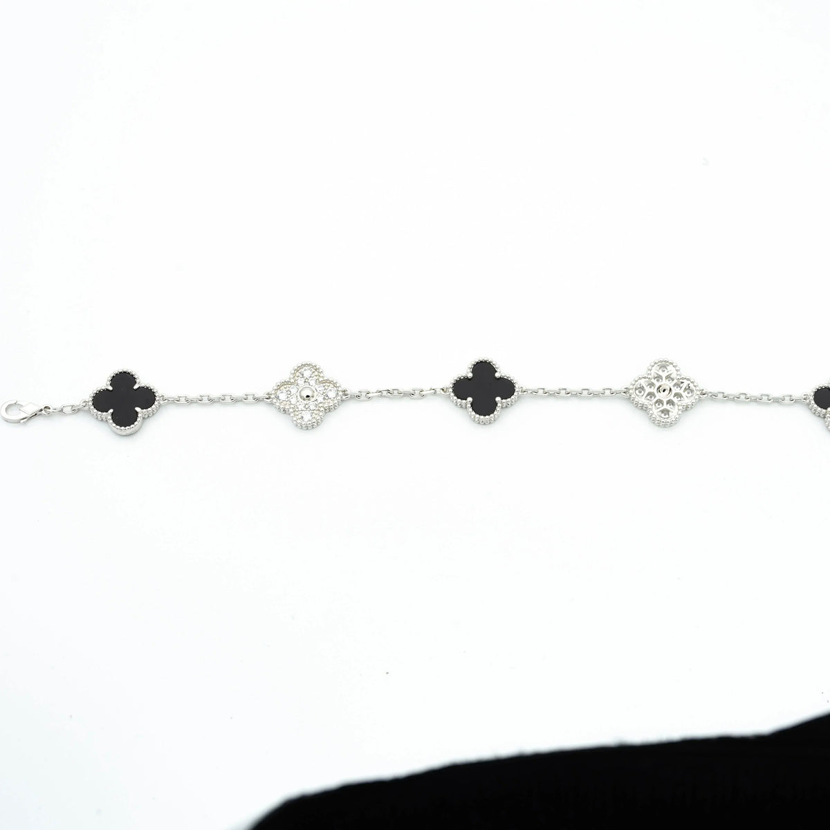Clover 5 Motif Onyxs Diamond Bracelet Silver – LUX VERSE Luxury Designer Fashion Outlet