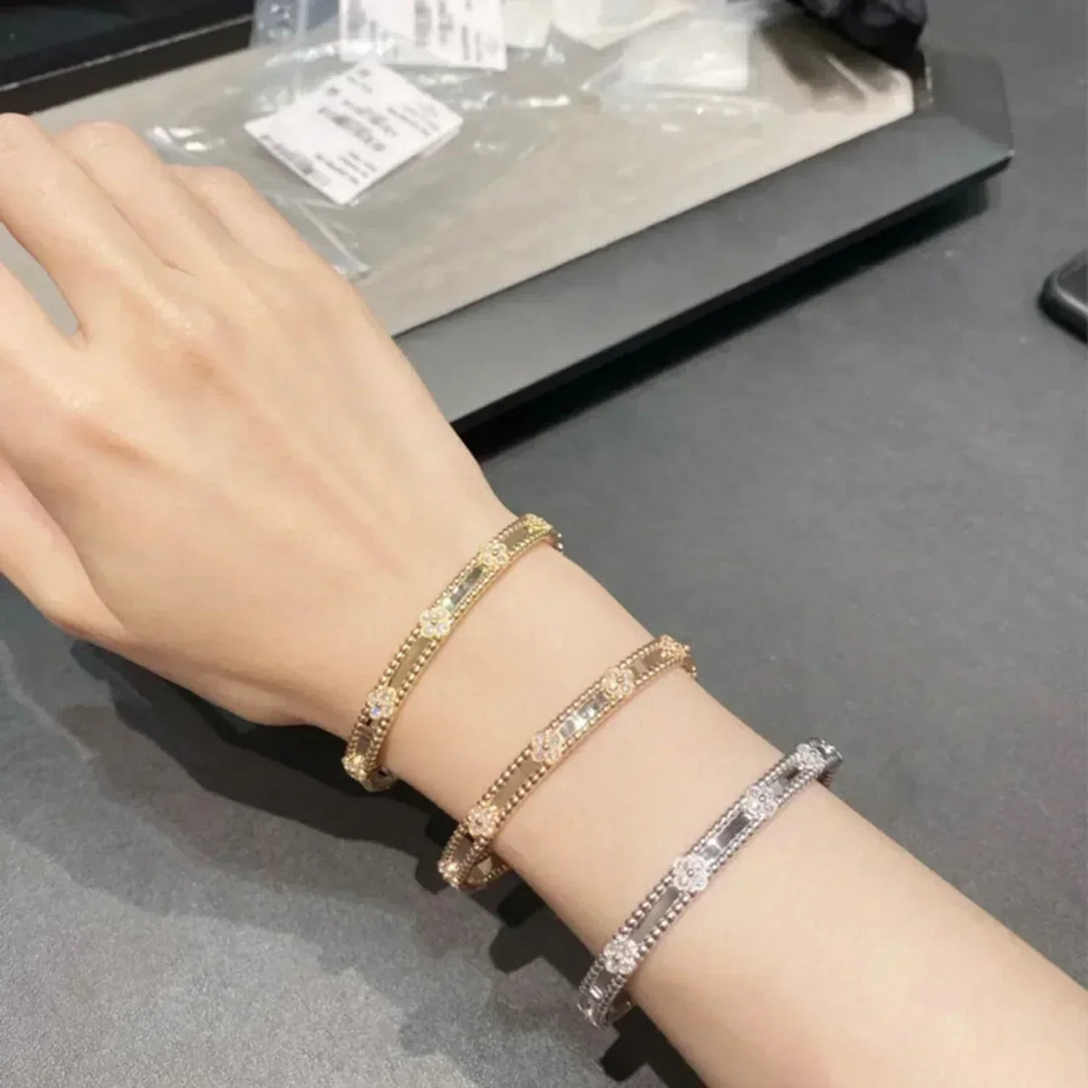 Clover Bracelet 4mm Diamonds – LUX VERSE Luxury Designer Fashion Outlet