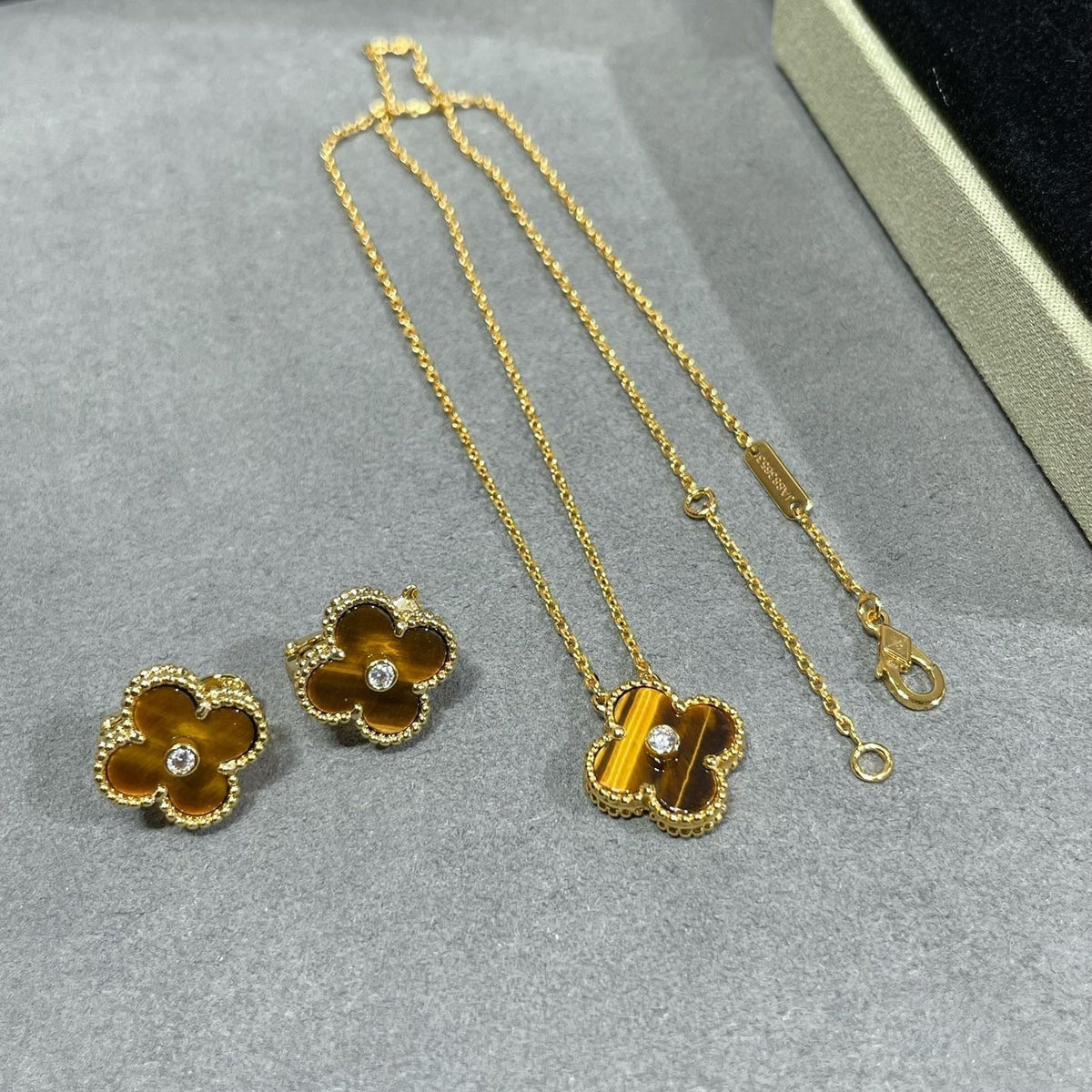 Clover 15mm Diamond and Yellow Tiger's Eye Agate Necklace – LUX VERSE Luxury Designer Fashion Outlet