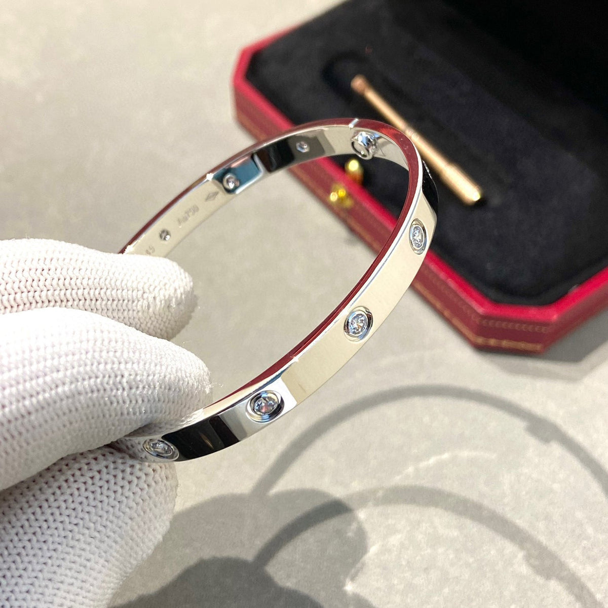 Love Bracelet 6.1mm 10 Diamonds – LUX VERSE Luxury Designer Fashion Outlet