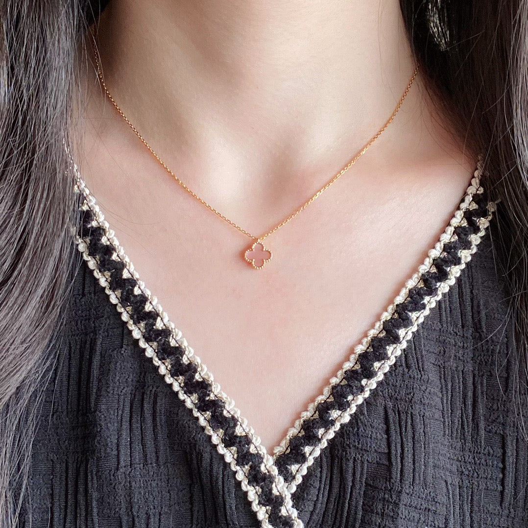 Clover 15mm Pink Mother-of-pearl Single Flower Necklace – LUX VERSE Luxury Designer Fashion Outlet