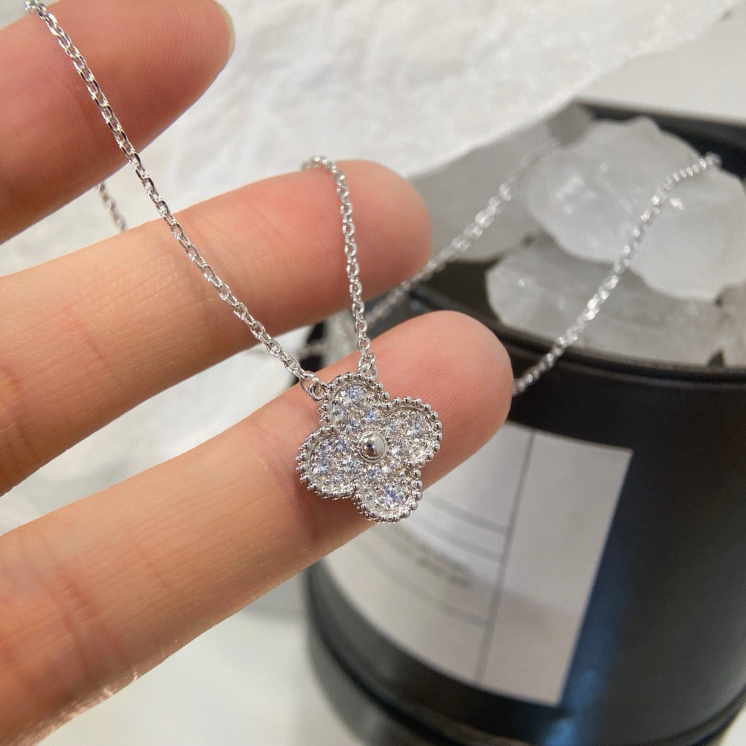Clover 15mm Diamond Single Flower Necklace – LUX VERSE Luxury Designer Fashion Outlet