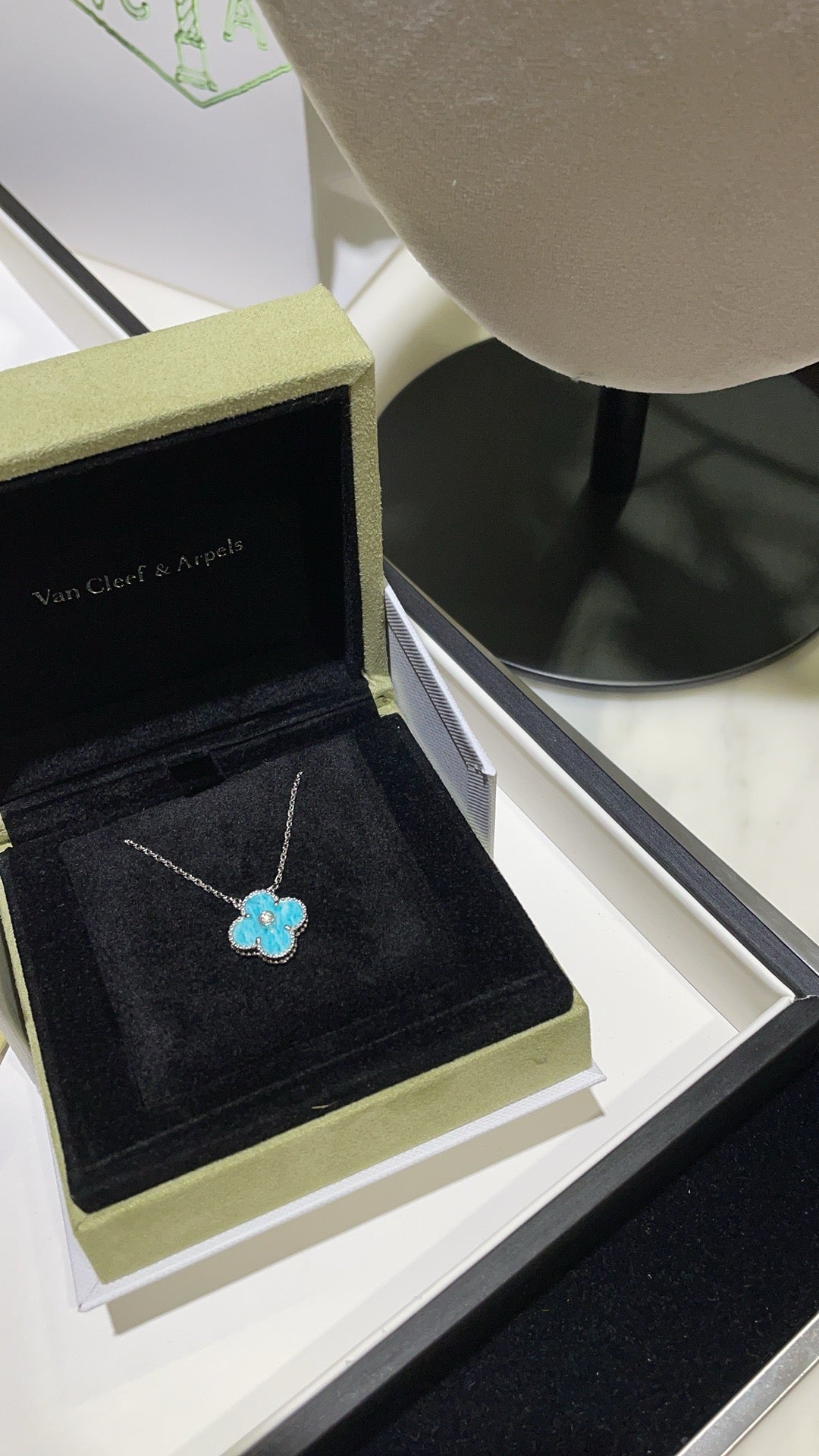 Clover 15mm Diamond Sèvres Porcelain  Necklace Silver – LUX VERSE Luxury Designer Fashion Outlet