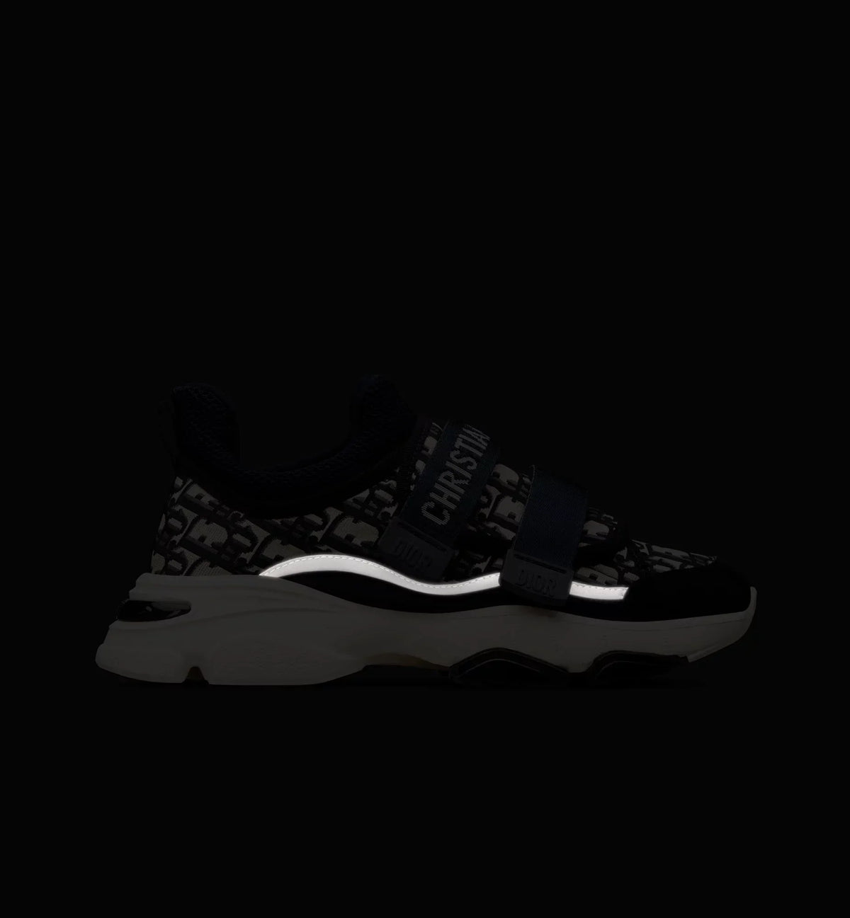 D-Wander Sneaker – the very contemporary sneaker will lend an athletic touch to any look – LUX VERSE Luxury Designer Fashion Outlet