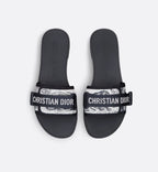 Evolution Staple Slide – the Christian self-fastening strap adorns the technical fabric upper, which – LUX VERSE Luxury Designer Fashion Outlet