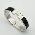 H Black Bracelet – LUX VERSE Luxury Designer Fashion Outlet