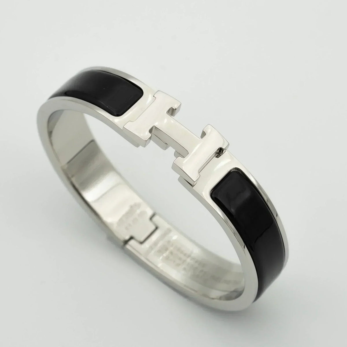 H Black Bracelet – LUX VERSE Luxury Designer Fashion Outlet