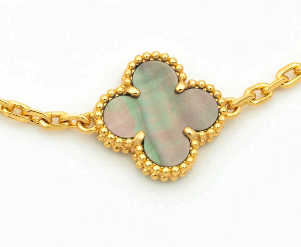 Clover 5 Motif Gray Mop Diamond Bracelet – LUX VERSE Luxury Designer Fashion Outlet