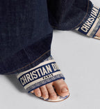 Dway Versatile Slide – its streamlined silhouette makes it easy to slip on to complete a relaxed look – LUX VERSE Luxury Designer Fashion Outlet