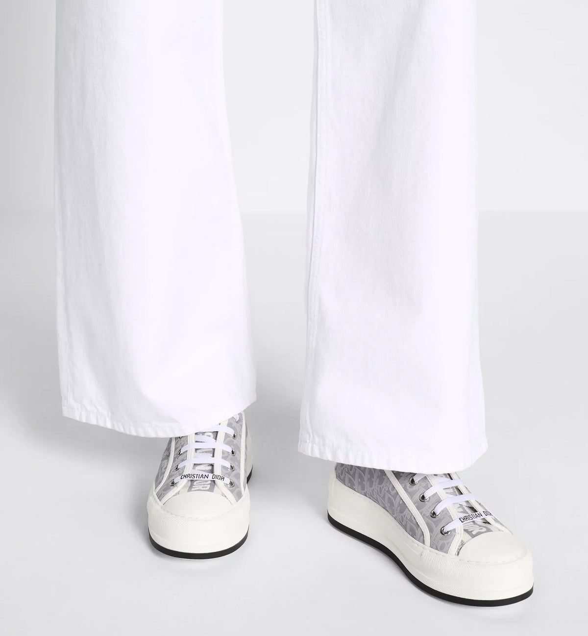 Walk'n'Platform Calfskin Textured Sneaker – the Walk'n'platform sneaker enhances the line with a modern creation in gray – LUX VERSE Luxury Designer Fashion Outlet