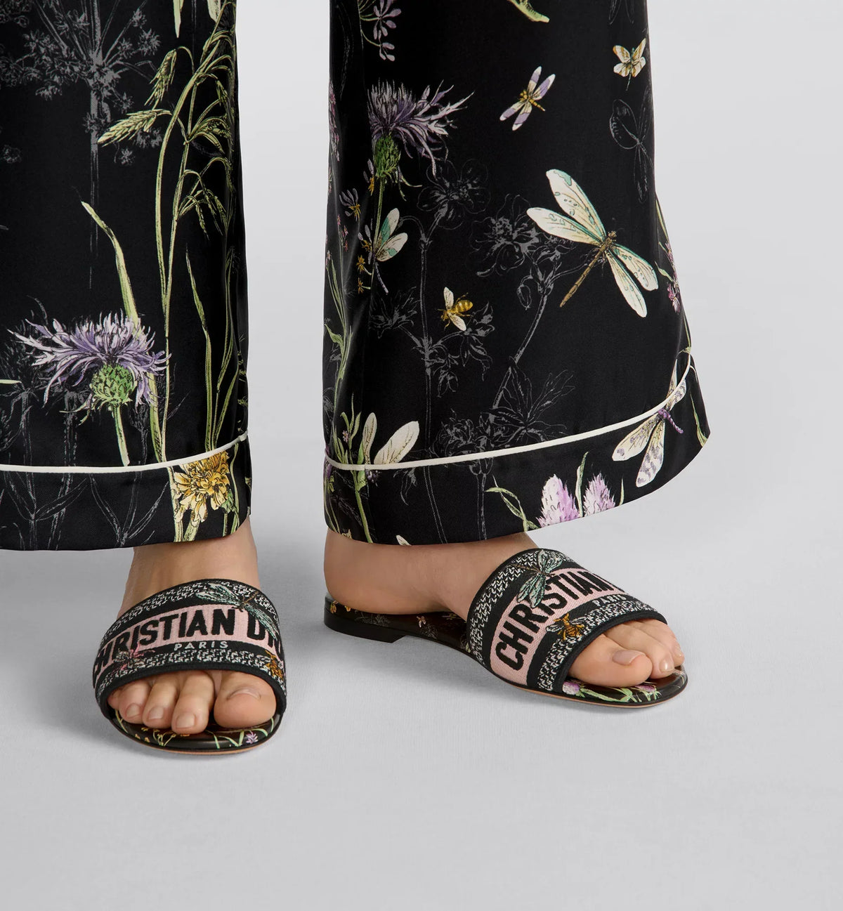 Dway Ultimate Comfort Slides – inspired by House archives, it showcases a collection of wild plants and flowers – LUX VERSE Luxury Designer Fashion Outlet