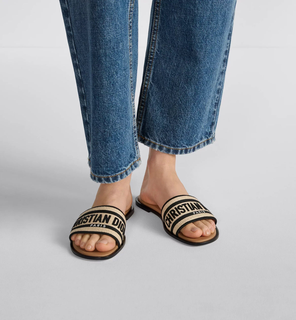 Dway Casual Slides – the upper in natural raffia and black cotton is embroidered with the instantly – LUX VERSE Luxury Designer Fashion Outlet