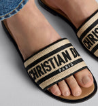 Dway Casual Slides – the Dway slide is a timeless and emblematic silhouette – LUX VERSE Luxury Designer Fashion Outlet