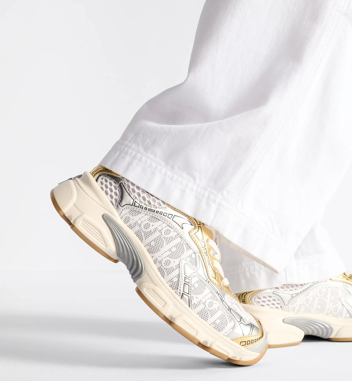 Vibe Sneaker – the Vibe sneaker reimagines the classic running shoe with the House's couture spirit – LUX VERSE Luxury Designer Fashion Outlet