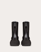 M-way Rockstud Beatle in Calfskin with Tone-on-tone Studs 50 Mm – rubber sole- Heel height: 50 mm / 2 in. with 30 mm / 1.2 in. platform – LUX VERSE Luxury Designer Fashion Outlet
