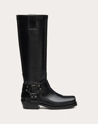 Rockstud Calfskin Biker Boot 40mm – rockstud Biker Boot in calfskin- Strap with accessory and tone-on-tone – LUX VERSE Luxury Designer Fashion Outlet