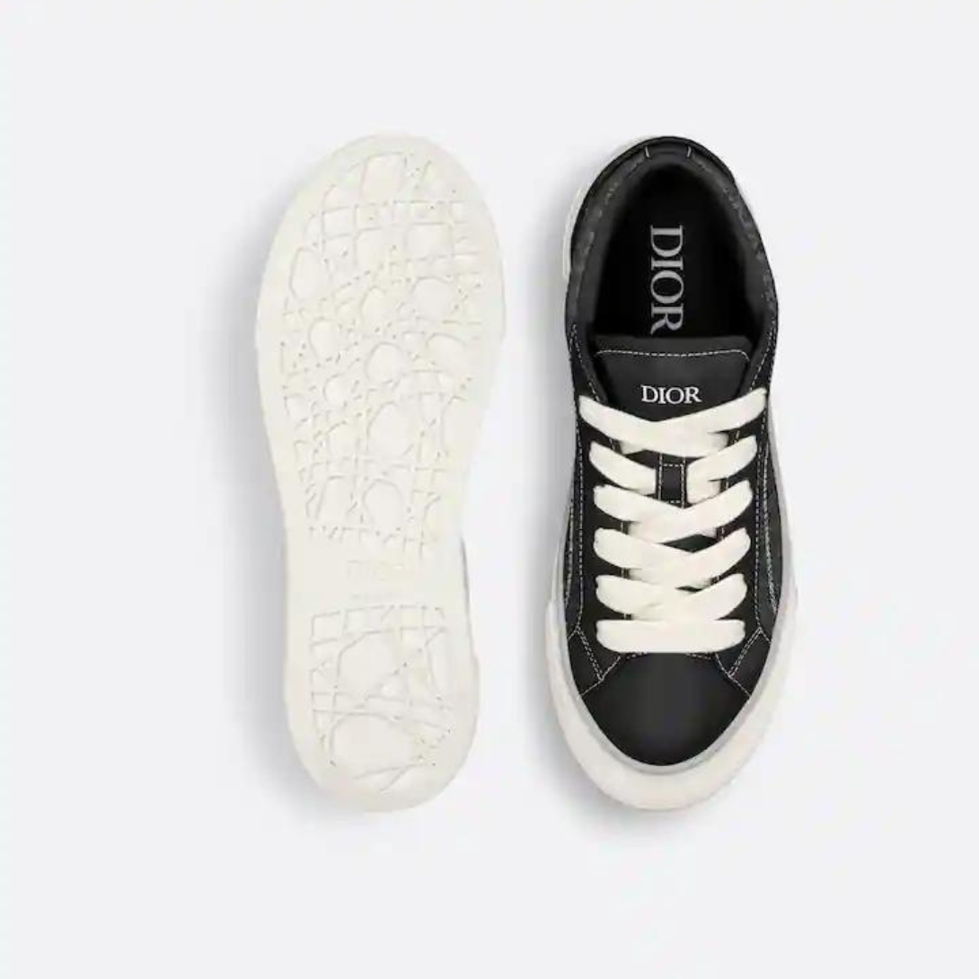 B33 Smooth Sneaker – crafted in smooth calfskin and Oblique jacquard, it is distinguished by a padded – LUX VERSE Luxury Designer Fashion Outlet