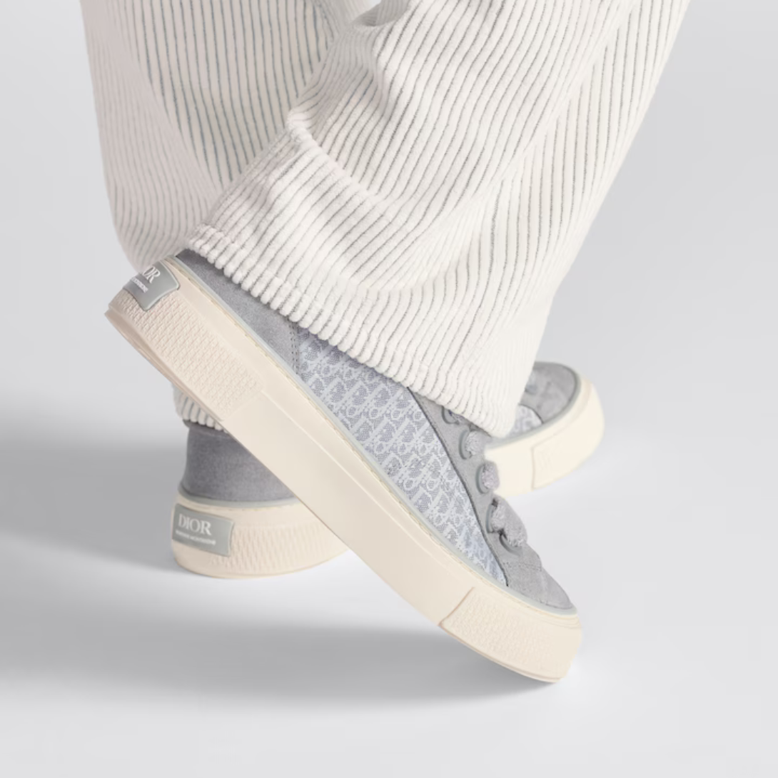 B33 Sneaker – the white Oblique rubber sole is enhanced by a contrasting 30 Avenue Montaigne – LUX VERSE Luxury Designer Fashion Outlet