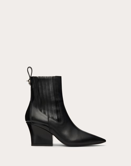 Vlogo Lockette Beatle in Brushed Calfskin 75mm – vLogo Lockette beatle boot in brushed calfskin- VLogo Signature twist-lock – LUX VERSE Luxury Designer Fashion Outlet