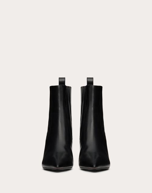 Vlogo Lockette Beatle in Brushed Calfskin 75mm – vLogo Lockette beatle boot in brushed calfskin- VLogo Signature twist-lock – LUX VERSE Luxury Designer Fashion Outlet