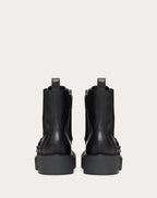 Vlogo Signature Calfskin Combat Boot 45mm – side zipper- Custom welt with embossed VLogo Signature motif- Rubber lug – LUX VERSE Luxury Designer Fashion Outlet
