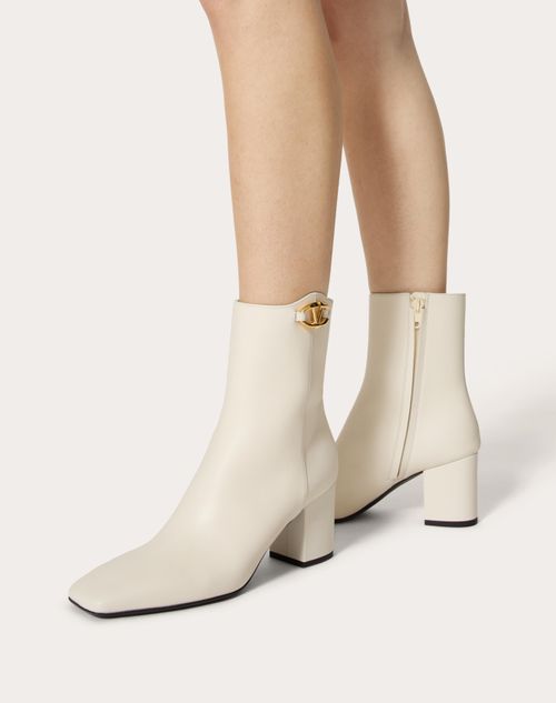 Vlogo the Bold Edition Suede Ankle Boot 70mm – vLogo The Bold Edition suede ankle boot- Accessory with VLogo Signature – LUX VERSE Luxury Designer Fashion Outlet