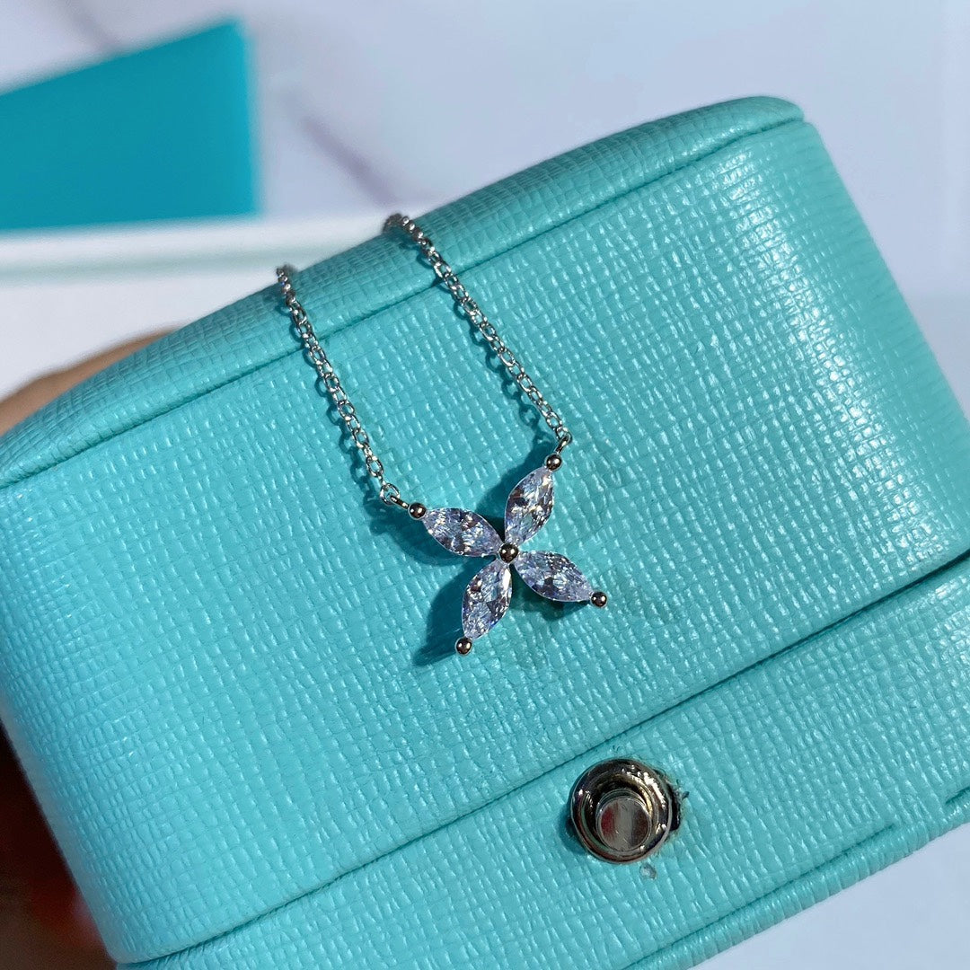 Platinum and Diamond Victoria Pendant Necklace – LUX VERSE Luxury Designer Fashion Outlet