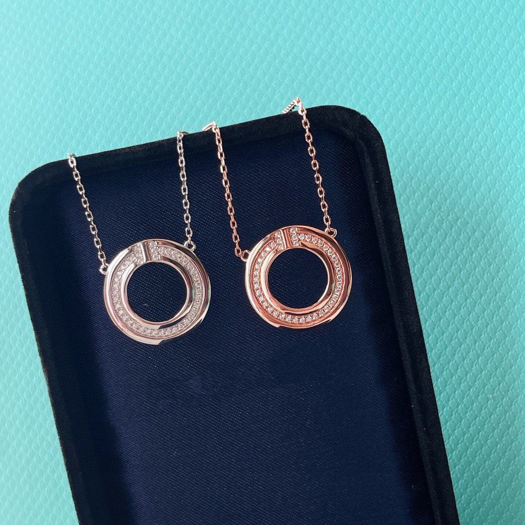 Diamond and Mother of Pearl Circle Pendant – LUX VERSE Luxury Designer Fashion Outlet