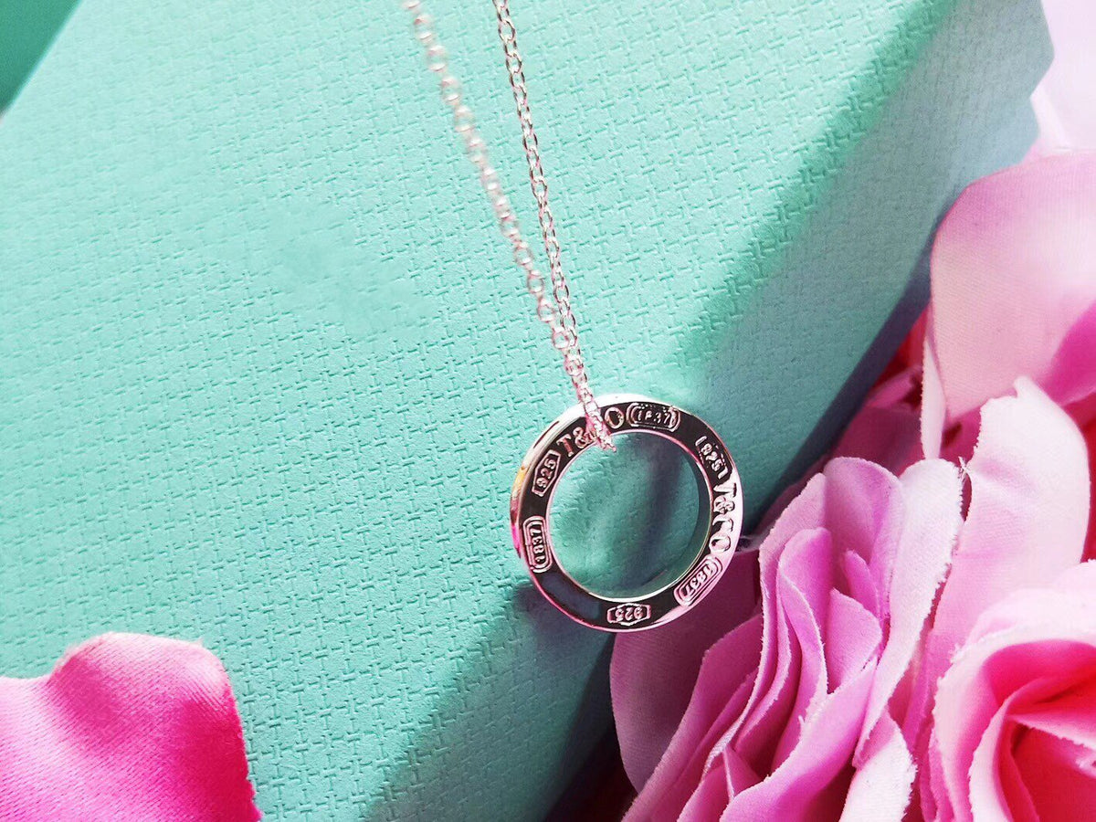 Single Ring Necklace Chain Length – LUX VERSE Luxury Designer Fashion Outlet