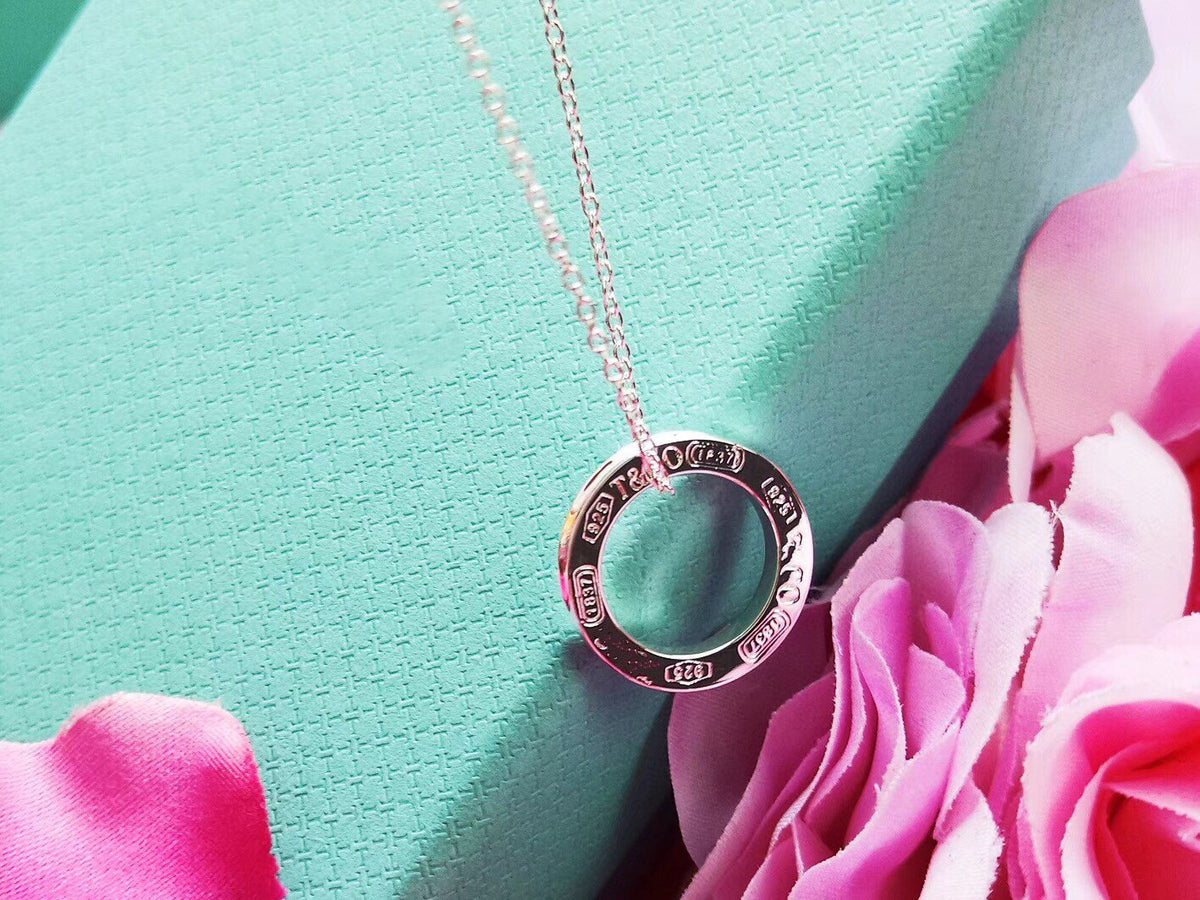 Single Ring Necklace Chain Length – LUX VERSE Luxury Designer Fashion Outlet