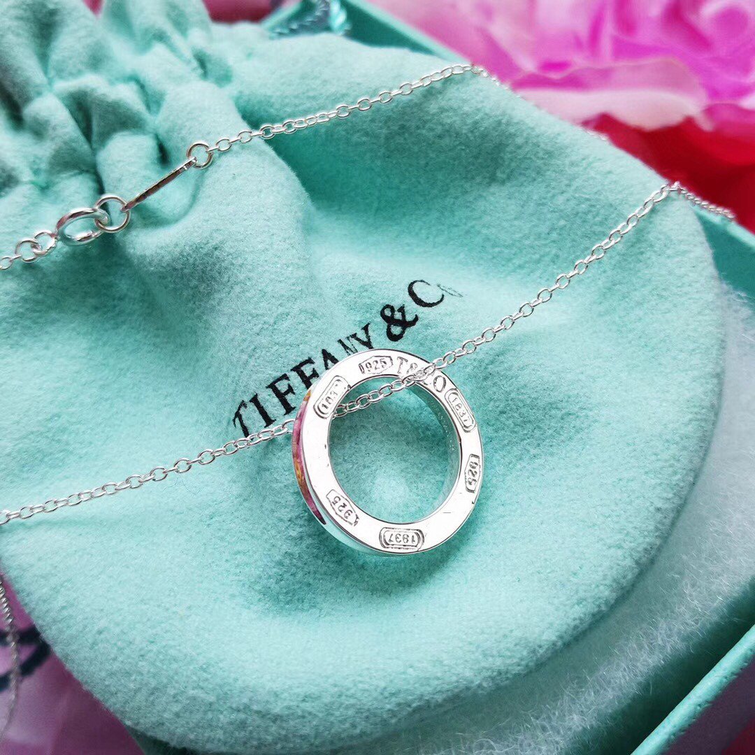 Single Ring Necklace Chain Length – LUX VERSE Luxury Designer Fashion Outlet