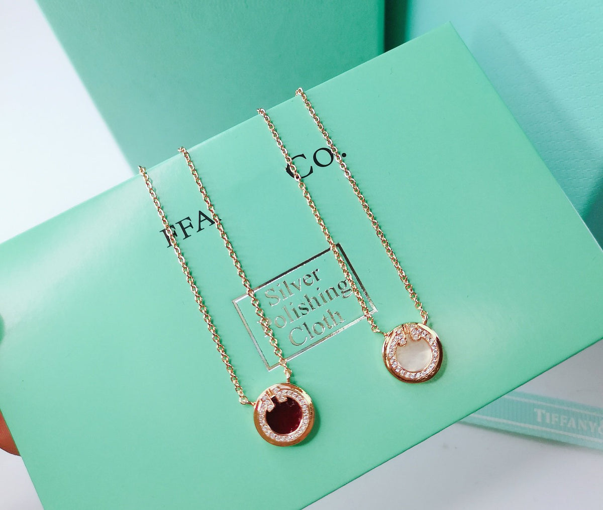 Diamond and Mother Pearl Circle Necklace Pendant – LUX VERSE Luxury Designer Fashion Outlet