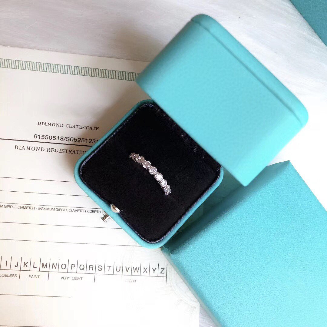 Diamond Embrace Full Circle Band Ring – LUX VERSE Luxury Designer Fashion Outlet